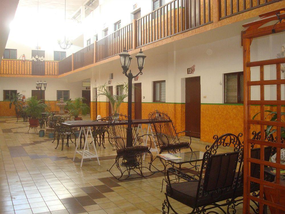 Hotel Cervantino Тапачула Екстер'єр фото