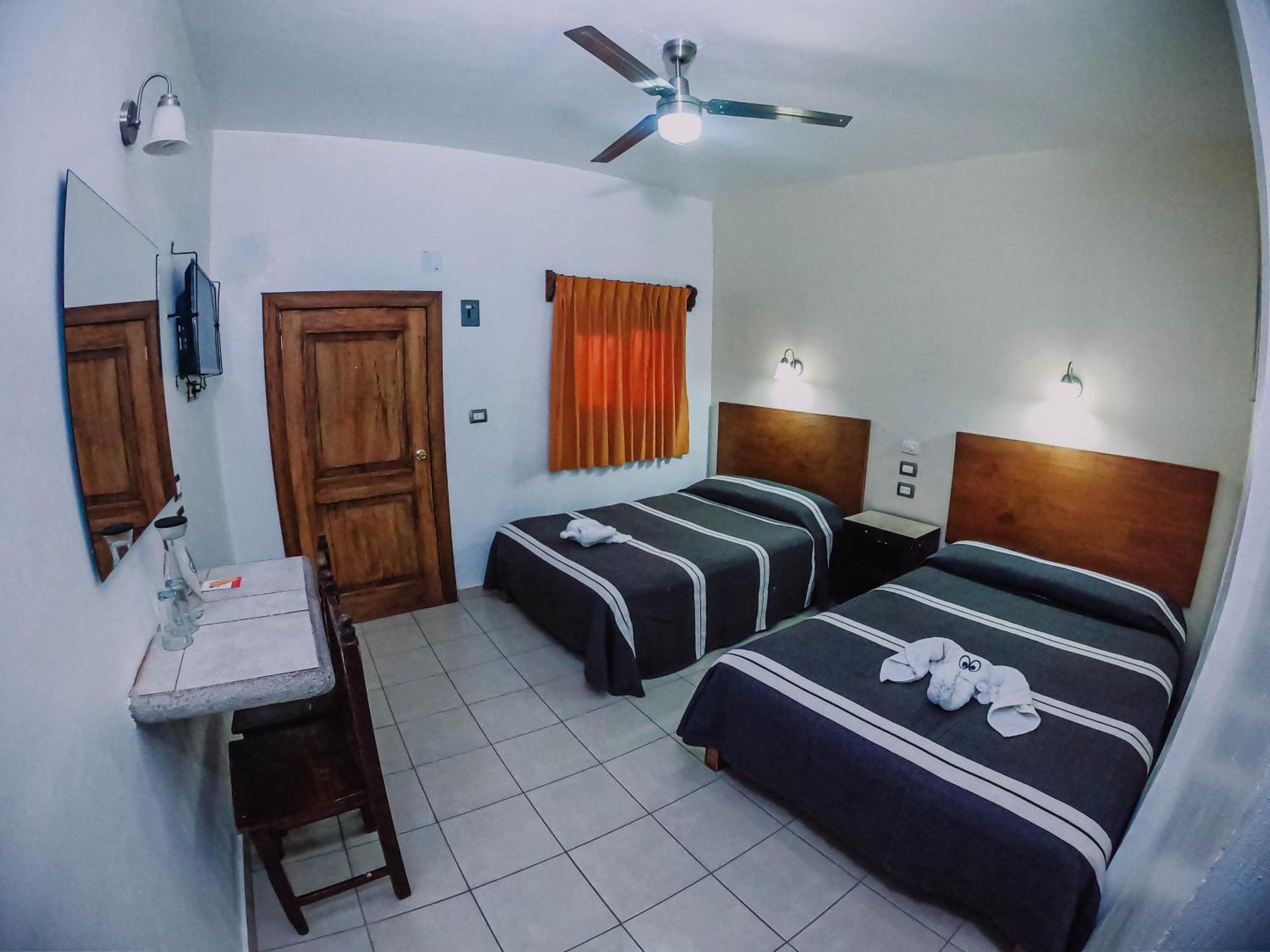 Hotel Cervantino Тапачула Екстер'єр фото