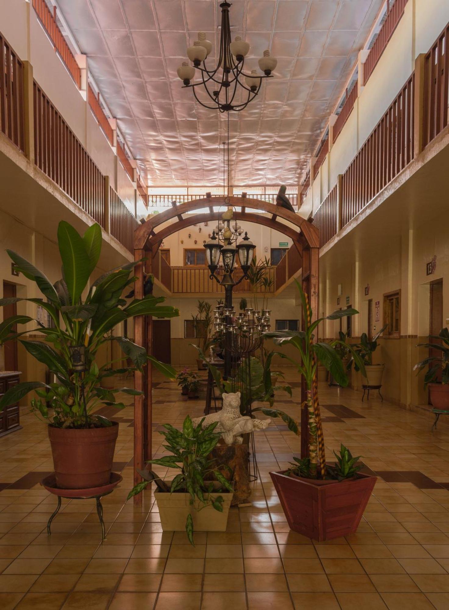 Hotel Cervantino Тапачула Екстер'єр фото