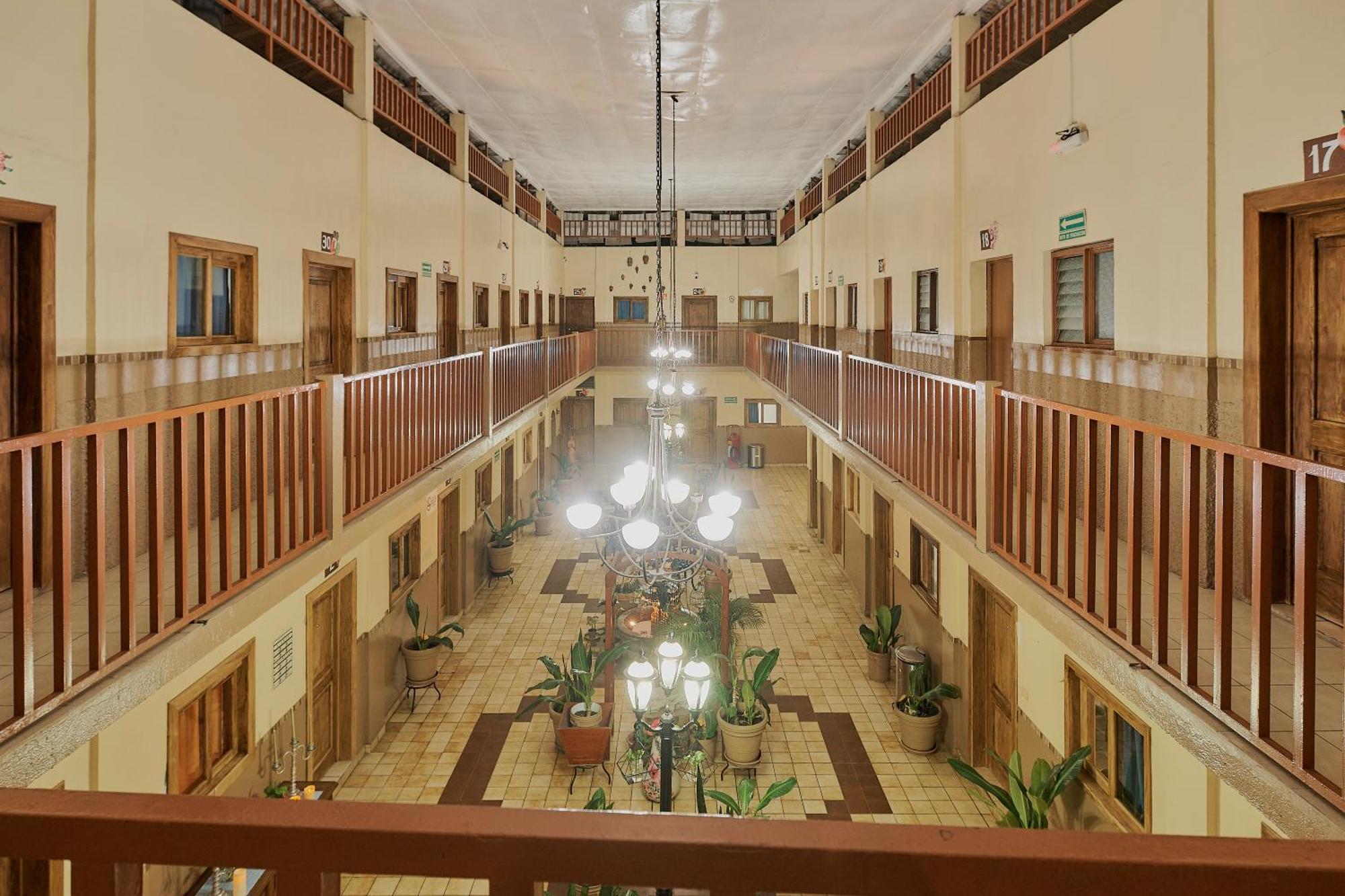 Hotel Cervantino Тапачула Екстер'єр фото