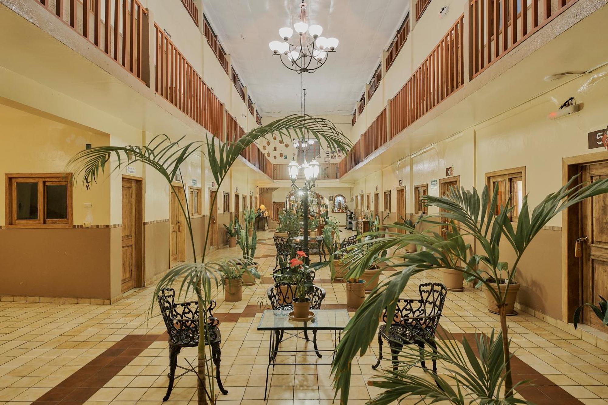 Hotel Cervantino Тапачула Екстер'єр фото